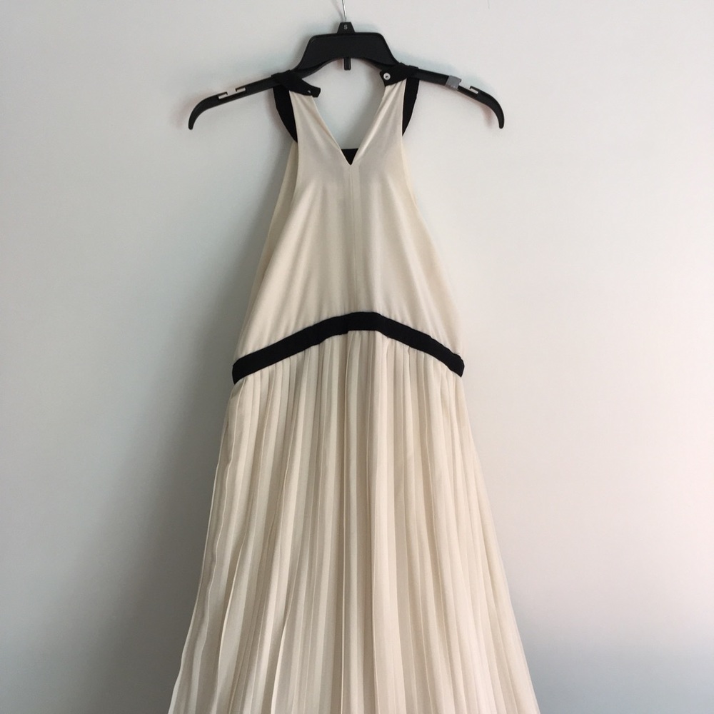 Max Studio Pleated Dress - Picture 4 of 7